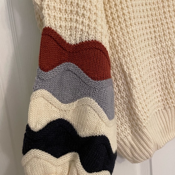 She + Sky Cream Sweater with Multicolor Sleeves - Picture 2 of 3